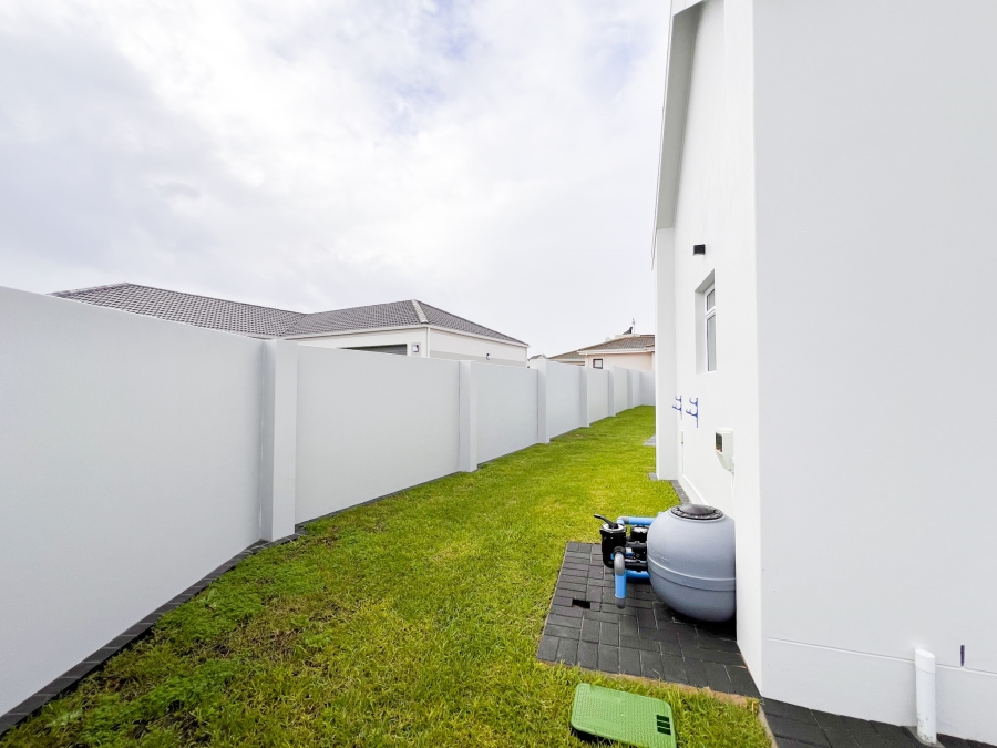 4 Bedroom Property for Sale in Country Club Western Cape